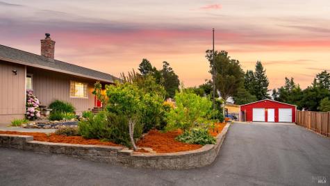 4175 Woodworth Road Sebastopol CA 95472