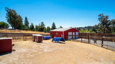 4175 Woodworth Road Sebastopol CA 95472