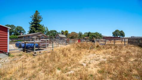 4175 Woodworth Road Sebastopol CA 95472
