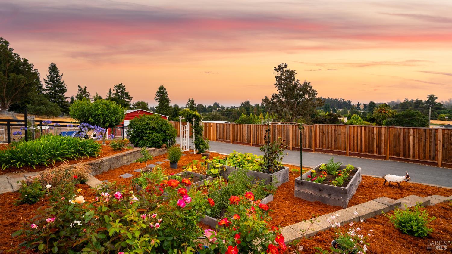 4175 Woodworth Road Sebastopol CA 95472