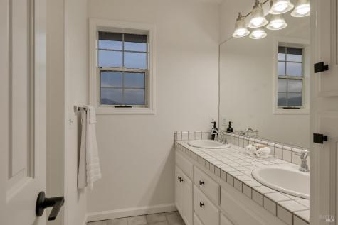 22033 Bonness Road Sonoma CA 95476