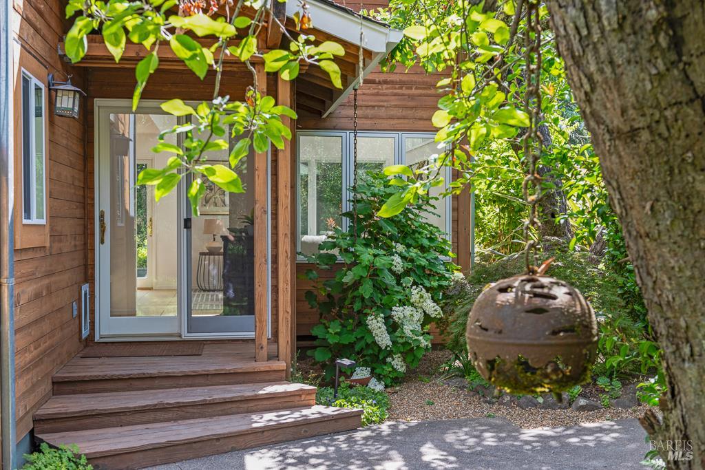 4542 Thomas Road Sebastopol CA 95472