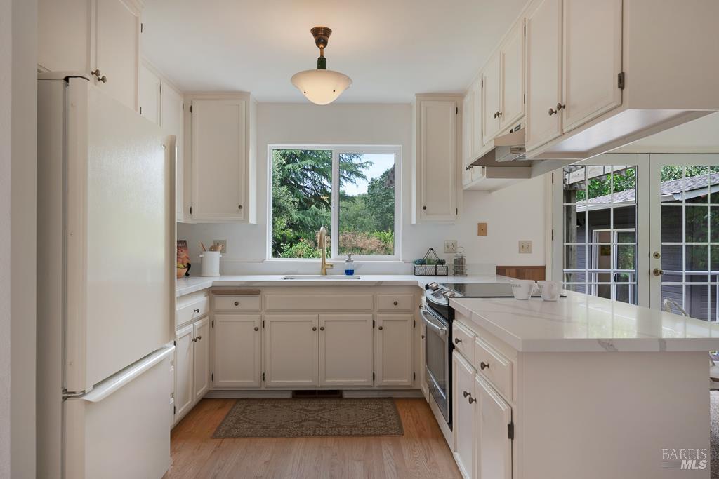 4542 Thomas Road Sebastopol CA 95472