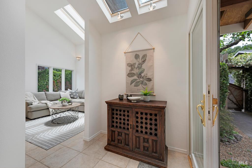 4542 Thomas Road Sebastopol CA 95472