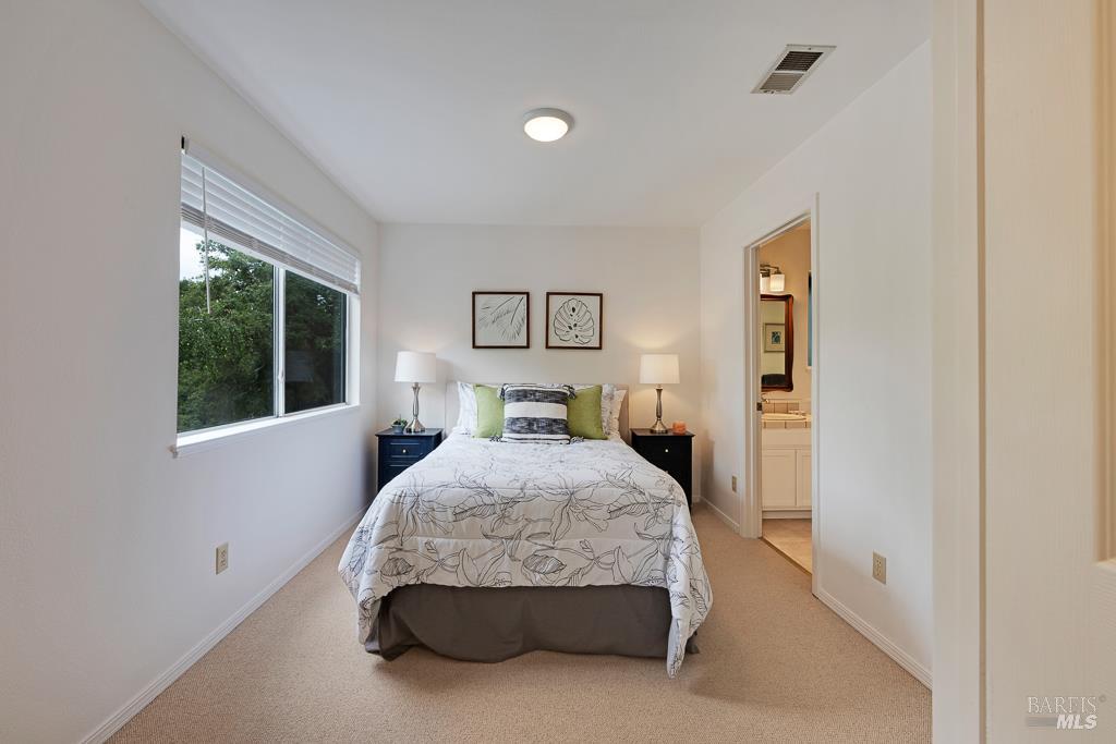 4542 Thomas Road Sebastopol CA 95472
