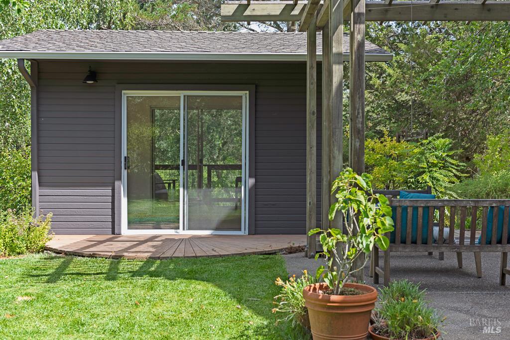 4542 Thomas Road Sebastopol CA 95472