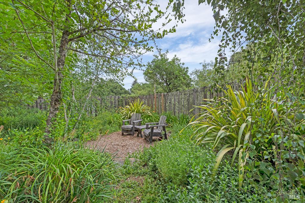 4542 Thomas Road Sebastopol CA 95472