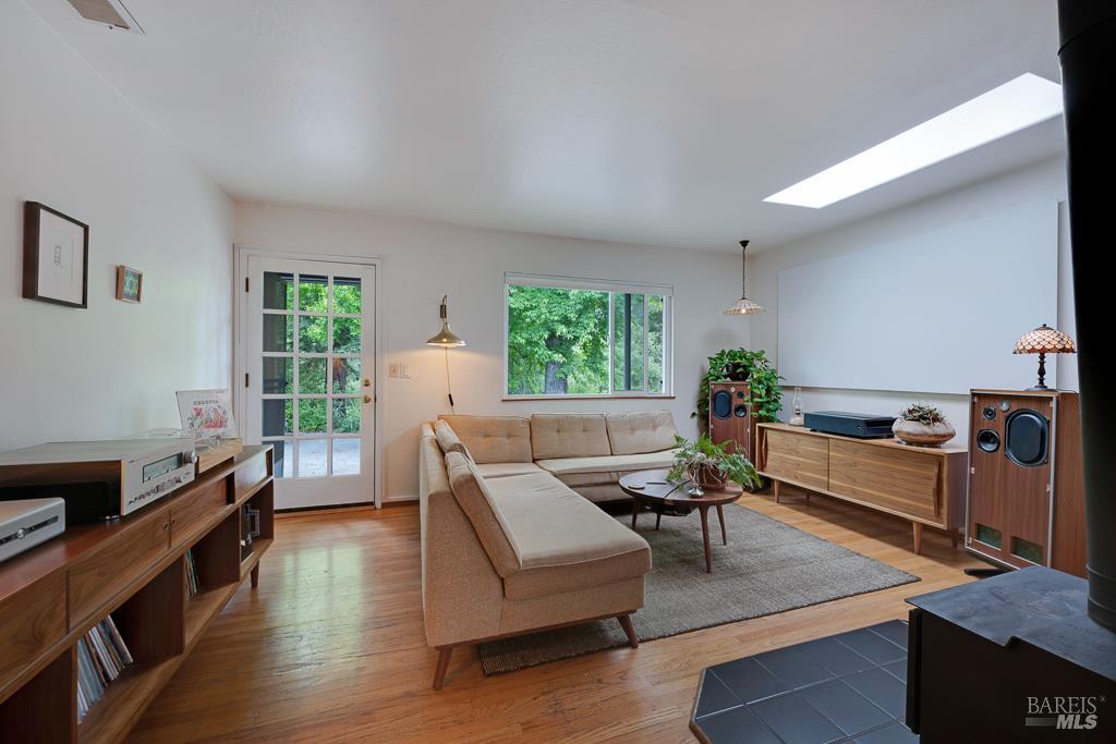 4542 Thomas Road Sebastopol CA 95472