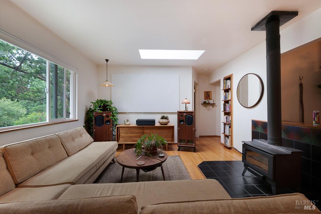 4542 Thomas Road Sebastopol CA 95472