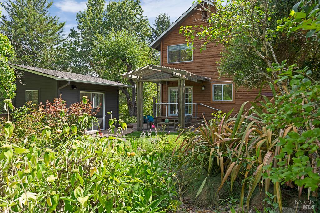 4542 Thomas Road Sebastopol CA 95472