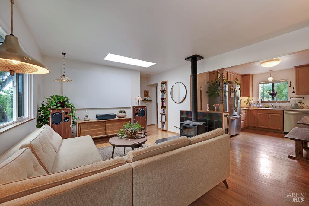 4542 Thomas Road Sebastopol CA 95472