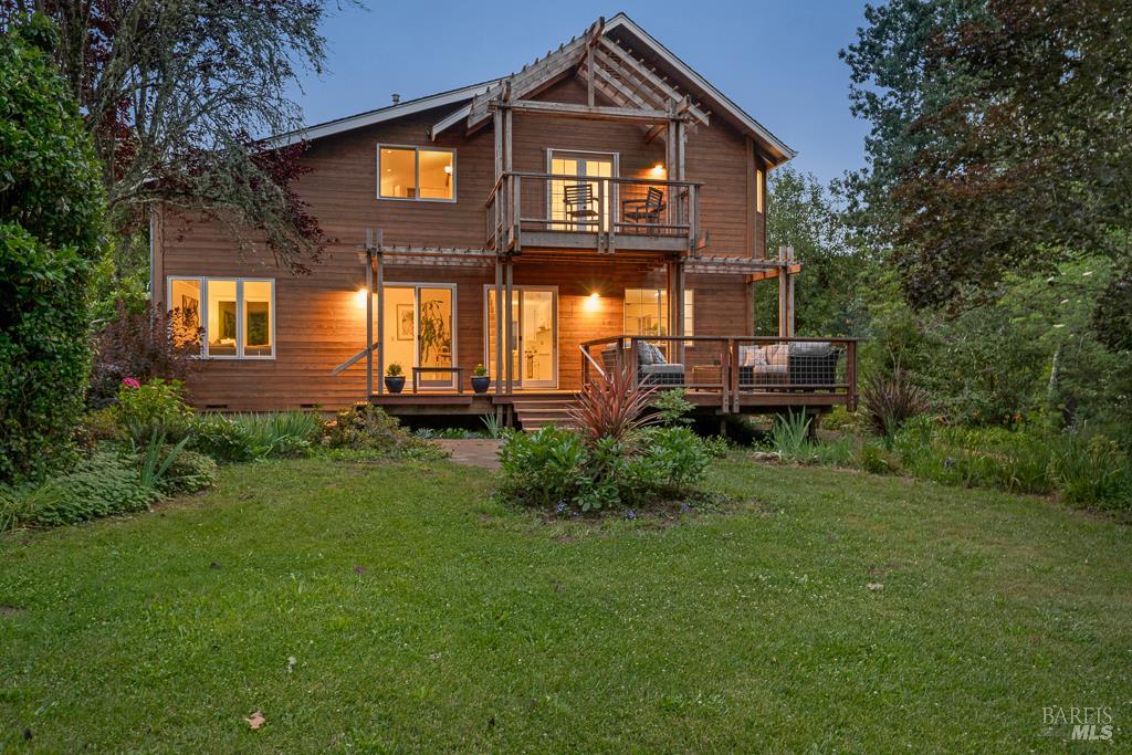 4542 Thomas Road Sebastopol CA 95472