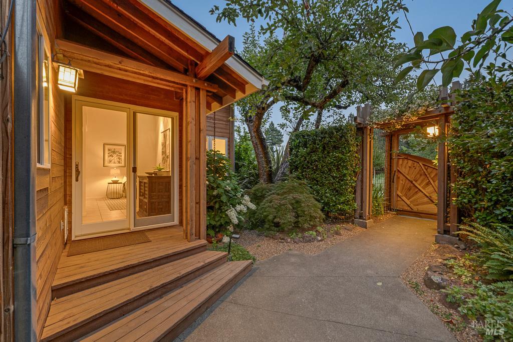 4542 Thomas Road Sebastopol CA 95472