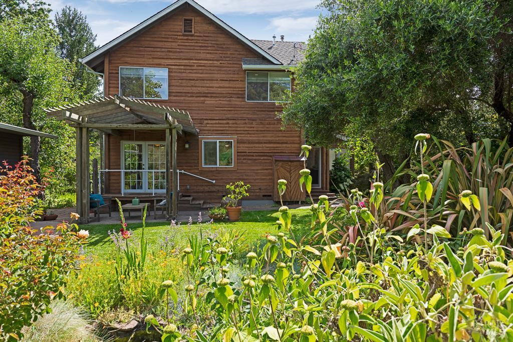 4542 Thomas Road Sebastopol CA 95472