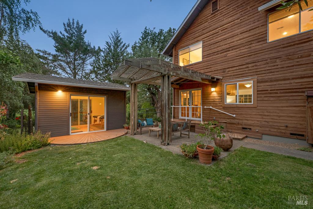 4542 Thomas Road Sebastopol CA 95472