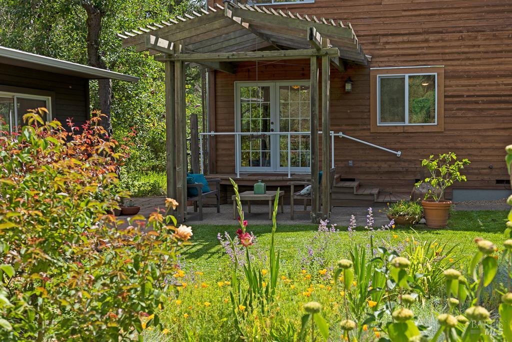4542 Thomas Road Sebastopol CA 95472