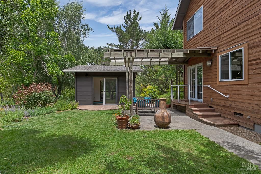 4542 Thomas Road Sebastopol CA 95472