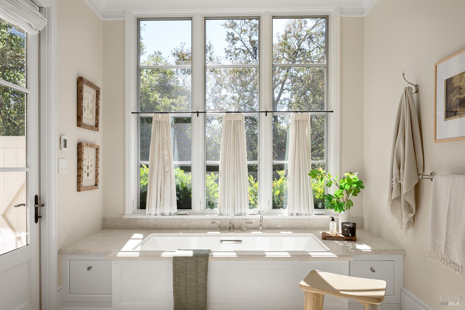 1974 Sobre Vista Road Sonoma CA 95476