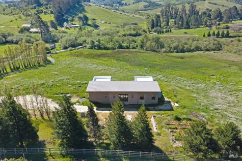 3006 Bloomfield Road Sebastopol CA 95472