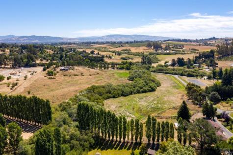 3006 Bloomfield Road Sebastopol CA 95472