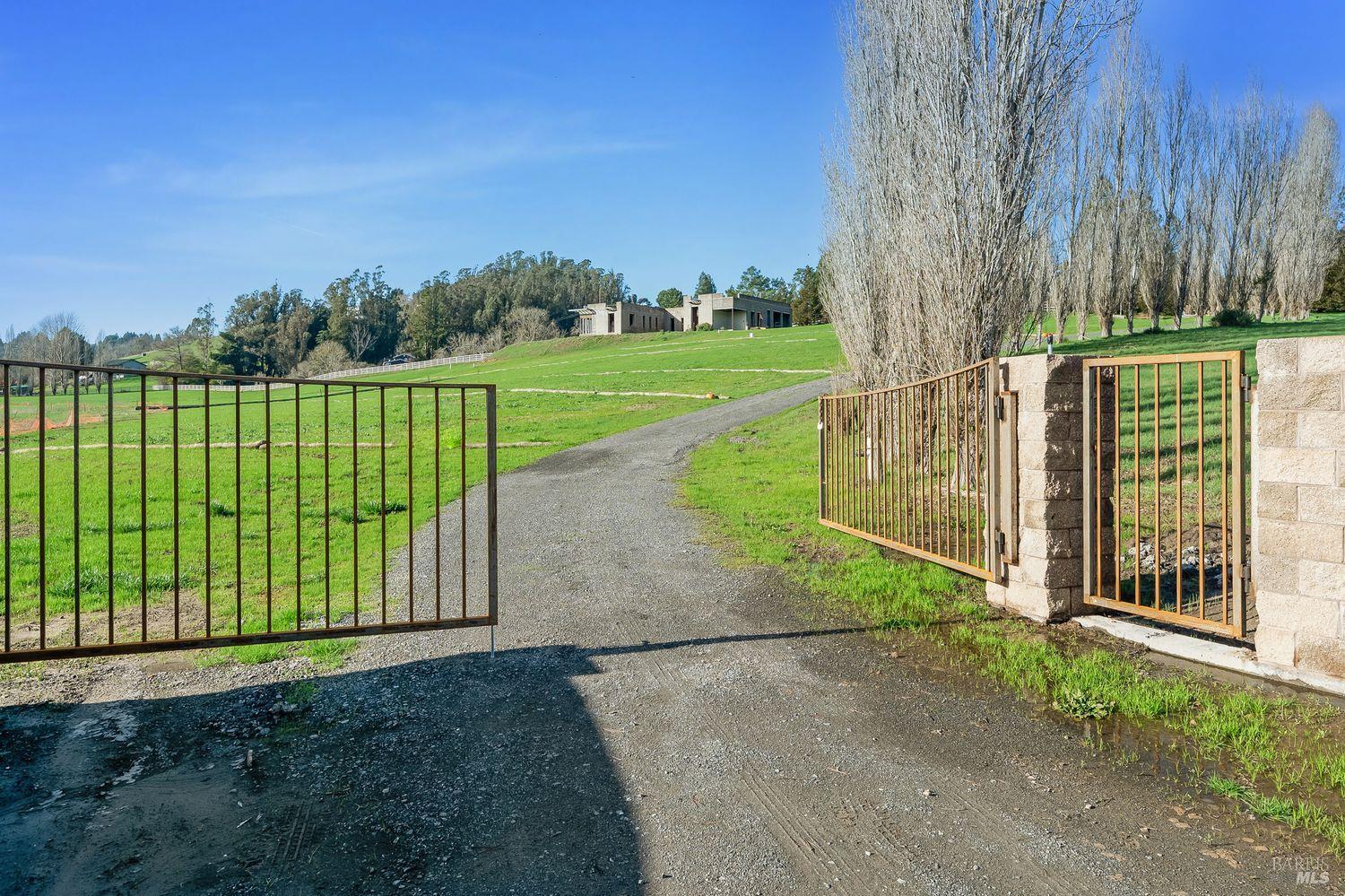3006 Bloomfield Road Sebastopol CA 95472