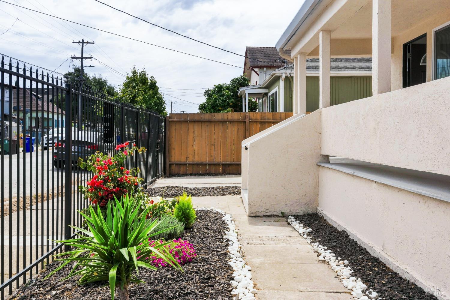687 9th Street Richmond CA 94801