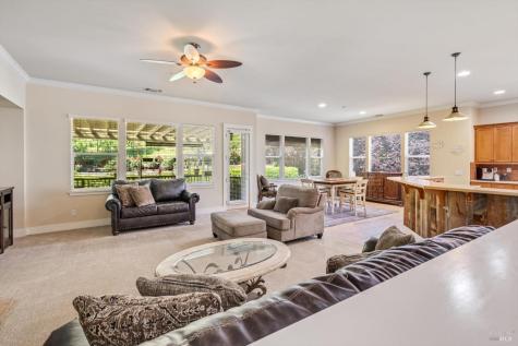 549 Port Circle Cloverdale CA 95425