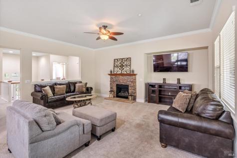549 Port Circle Cloverdale CA 95425
