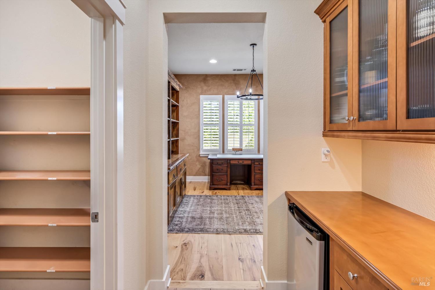 549 Port Circle Cloverdale CA 95425