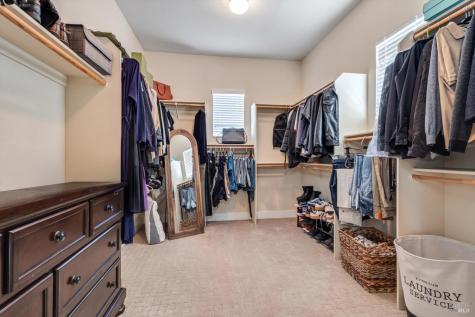 549 Port Circle Cloverdale CA 95425