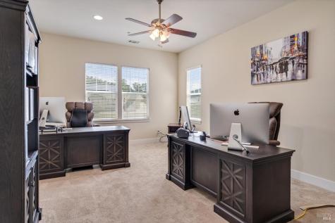 549 Port Circle Cloverdale CA 95425