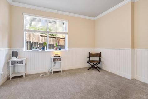 549 Port Circle Cloverdale CA 95425