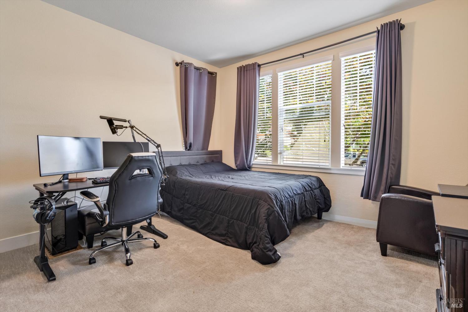 549 Port Circle Cloverdale CA 95425