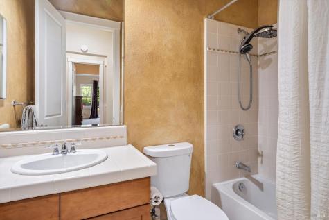 549 Port Circle Cloverdale CA 95425