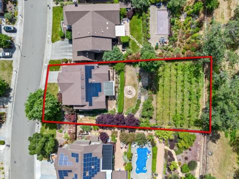 549 Port Circle Cloverdale CA 95425