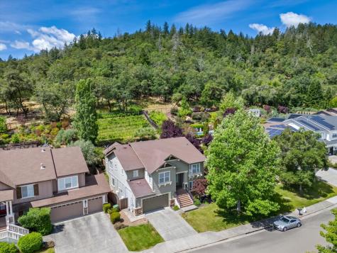 549 Port Circle Cloverdale CA 95425