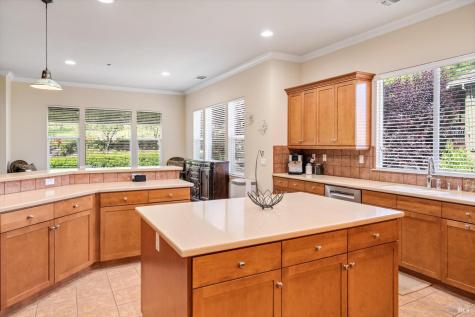 549 Port Circle Cloverdale CA 95425