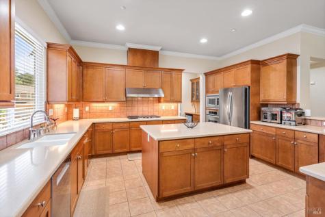 549 Port Circle Cloverdale CA 95425
