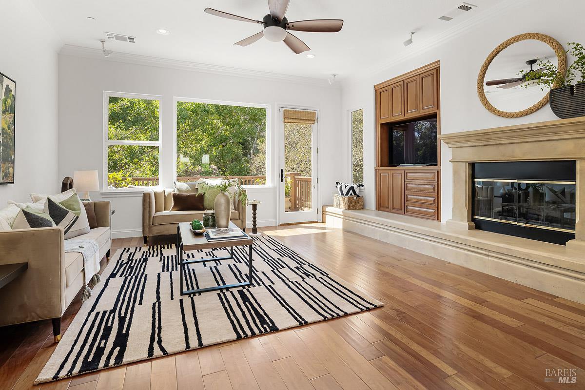 128 Stonetree Lane Novato CA 94945