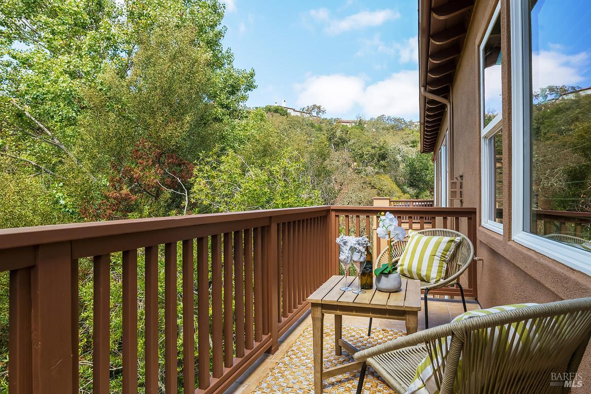 128 Stonetree Lane Novato CA 94945