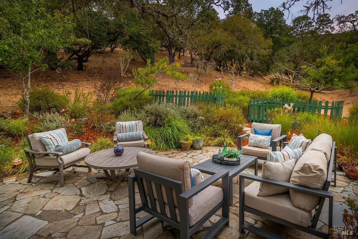 128 Stonetree Lane Novato CA 94945