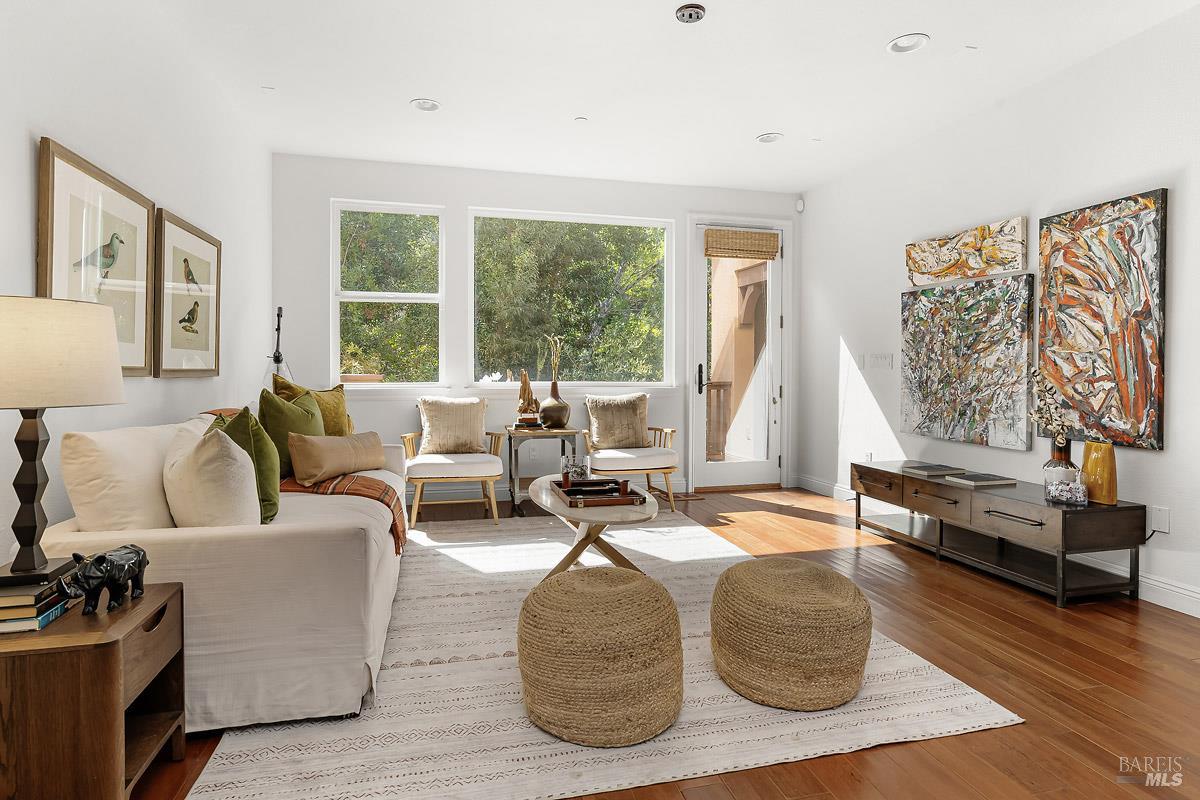 128 Stonetree Lane Novato CA 94945