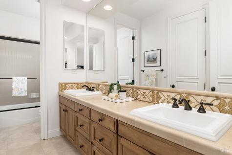 128 Stonetree Lane Novato CA 94945
