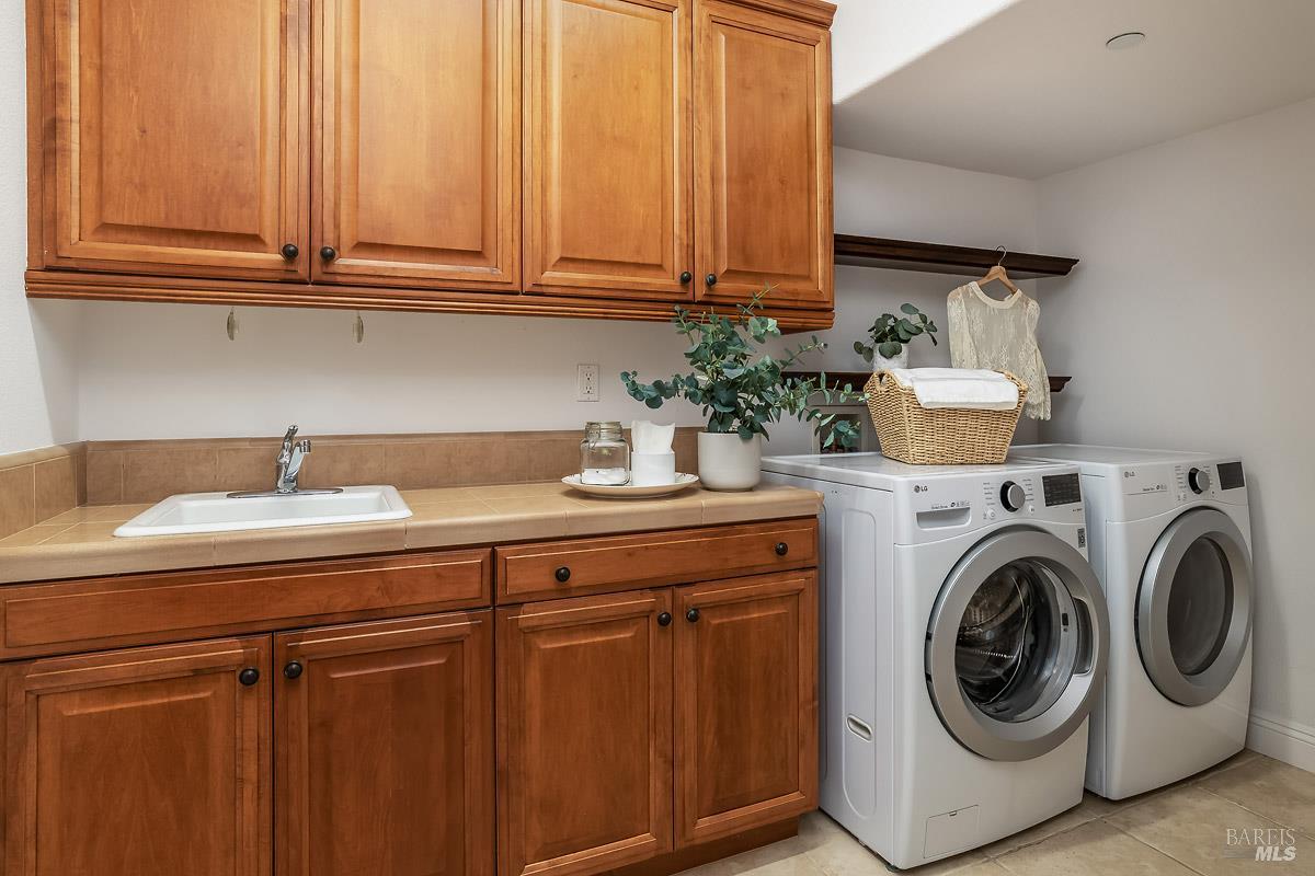 128 Stonetree Lane Novato CA 94945
