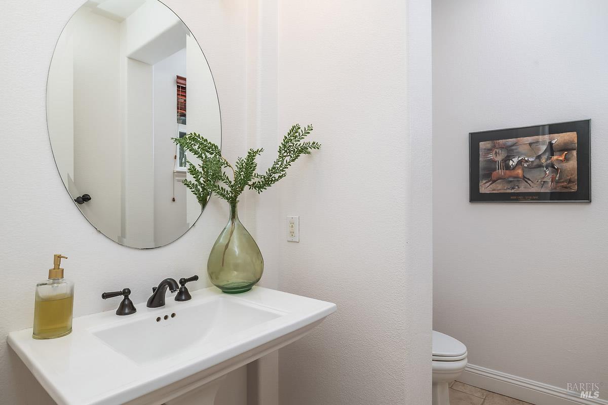 128 Stonetree Lane Novato CA 94945