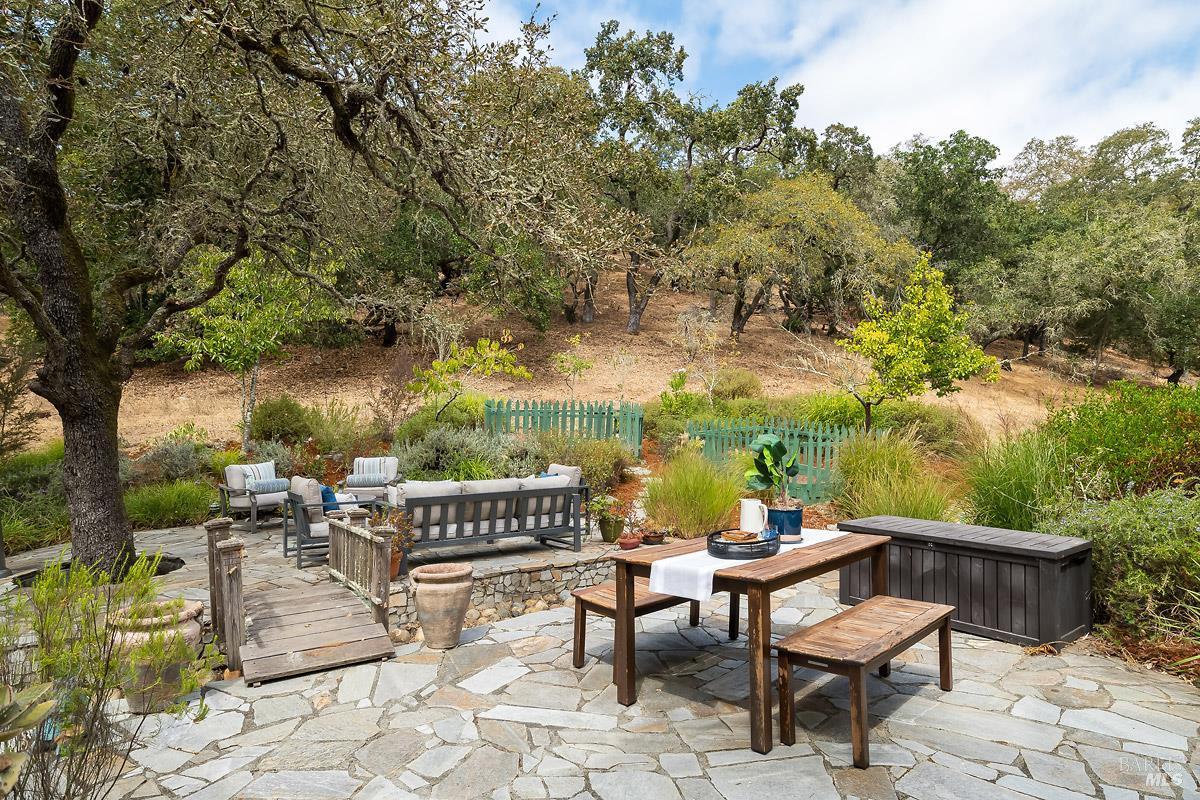 128 Stonetree Lane Novato CA 94945