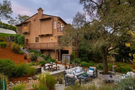 128 Stonetree Lane Novato CA 94945