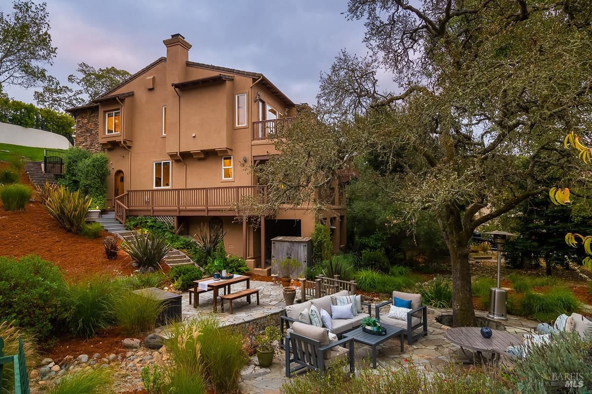 128 Stonetree Lane Novato CA 94945