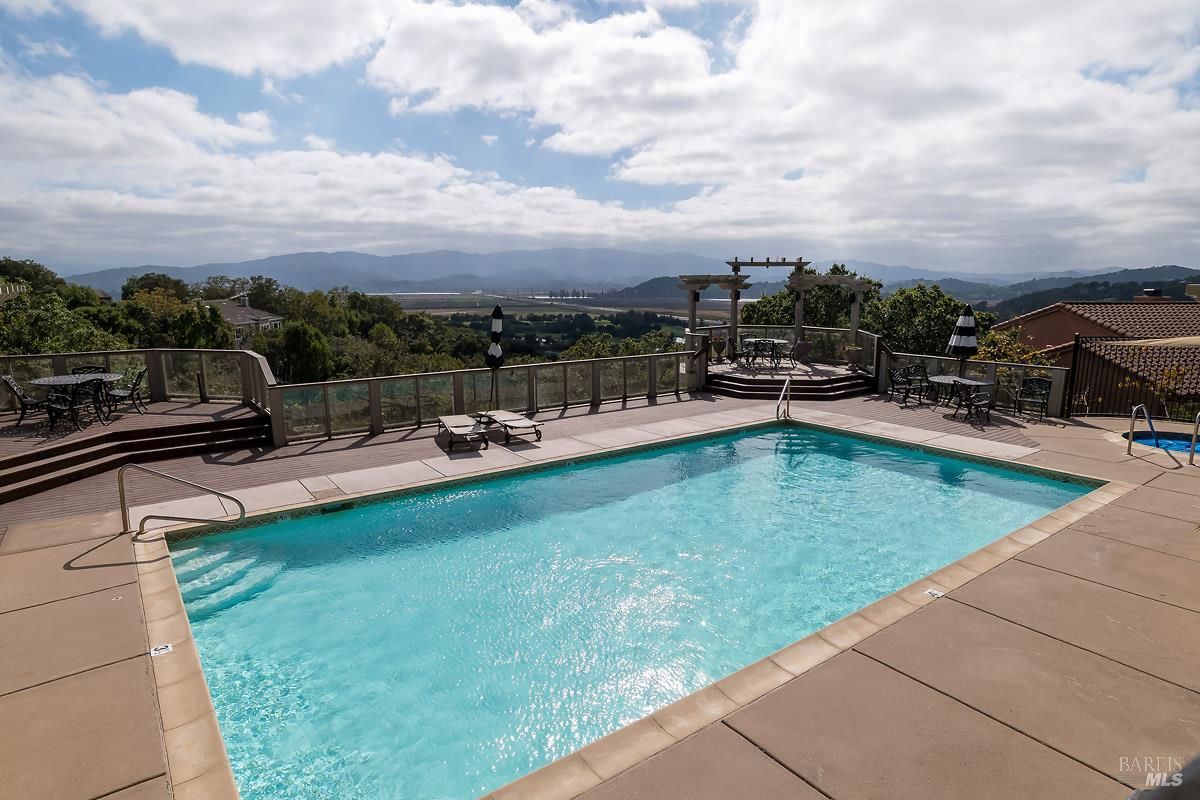 128 Stonetree Lane Novato CA 94945
