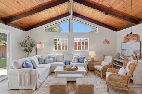 440 Eastwood Drive Petaluma CA 94954